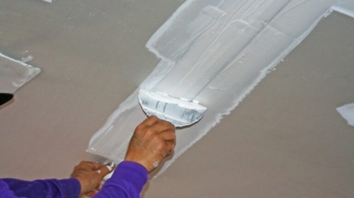 Perbedaan acian dan plamir beserta fungsinya